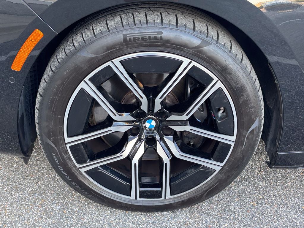 2023 BMW 7 Series 760i xDrive