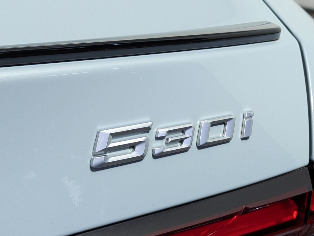 2024 BMW 530i 530i