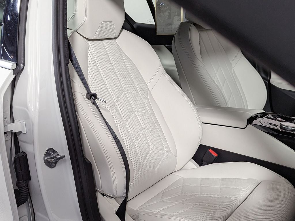 2025 BMW i5 xDrive40 xDrive40