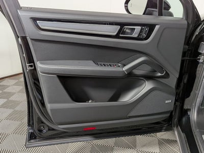 2022 Porsche Cayenne Platinum Edition