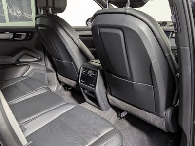 2022 Porsche Cayenne Platinum Edition