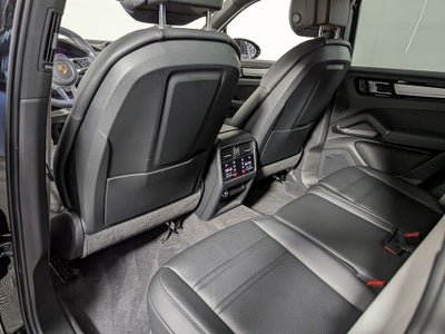 2022 Porsche Cayenne Platinum Edition
