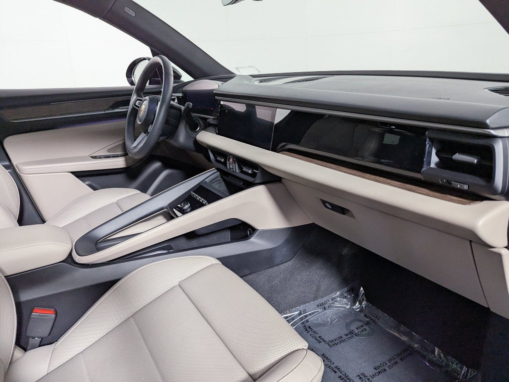 2025 Porsche Macan Electric 4