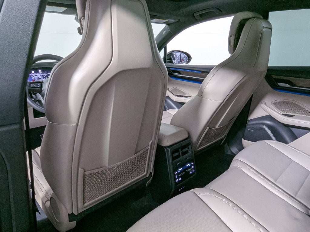 2025 Porsche Macan Electric 4