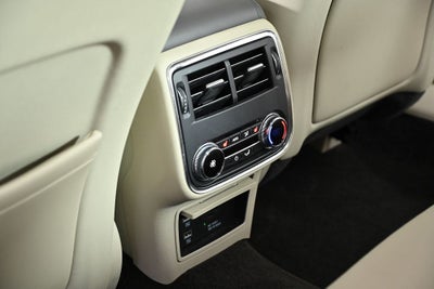 2017 Lincoln Continental Base