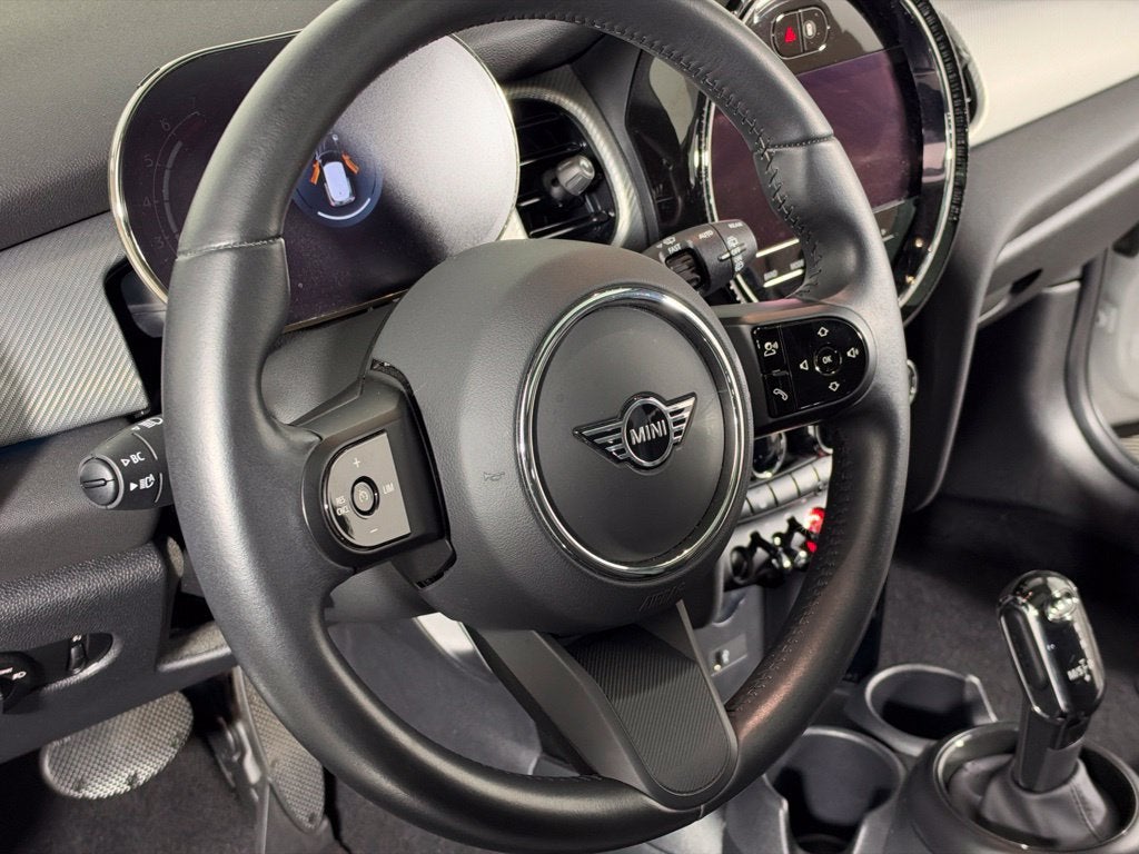 2024 MINI HARDTOP 2 DOOR Base