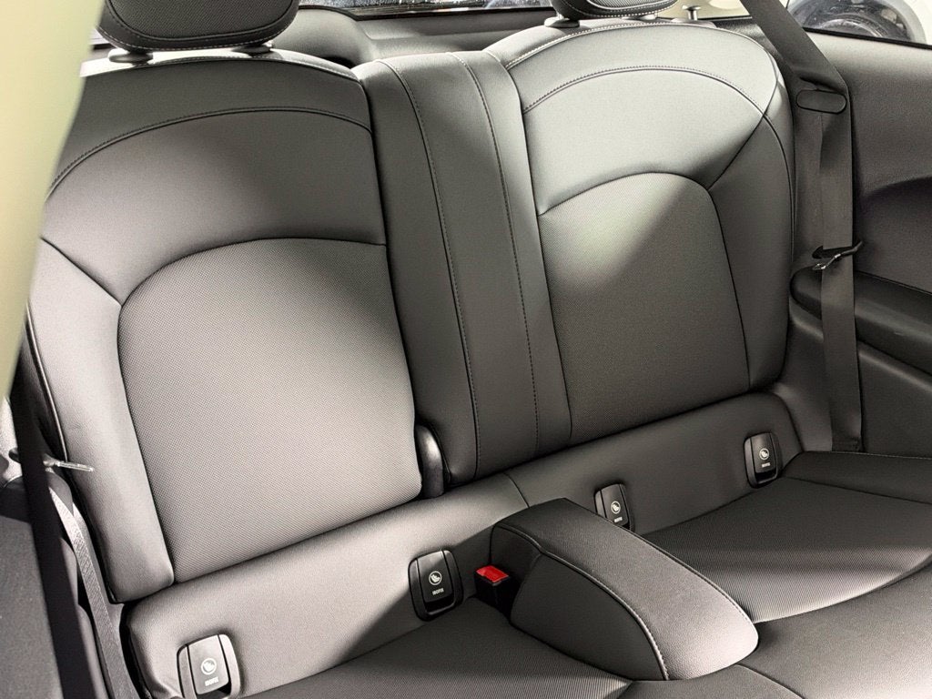 2024 MINI HARDTOP 2 DOOR Base