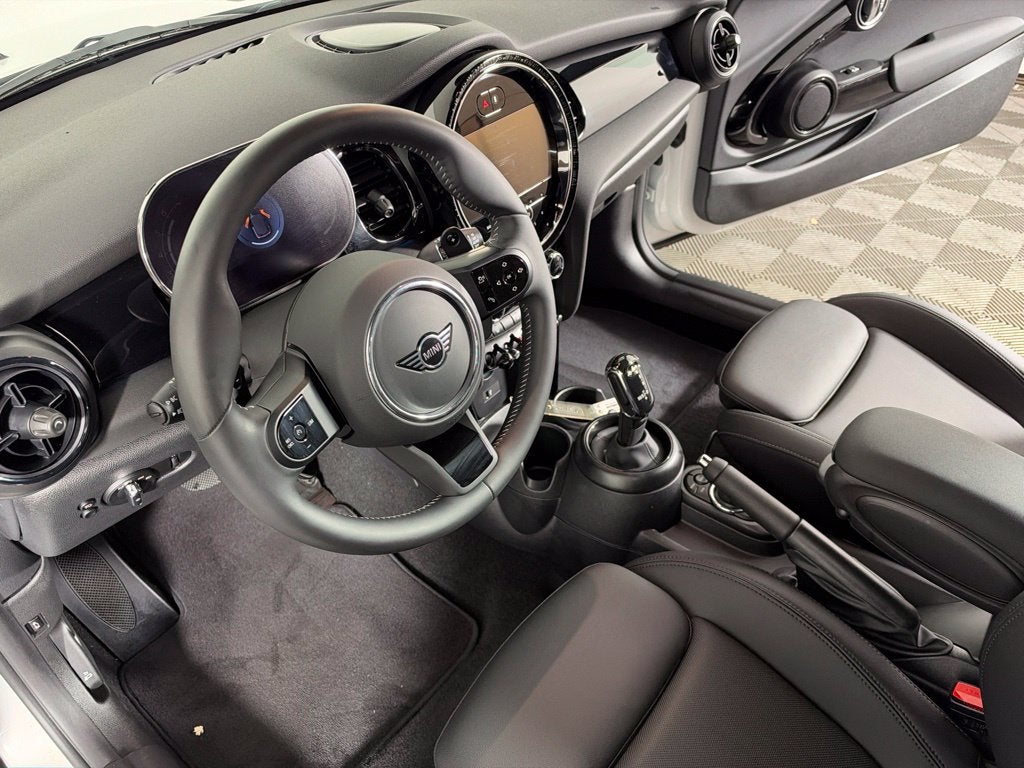 2024 MINI CONVERTIBLE Base