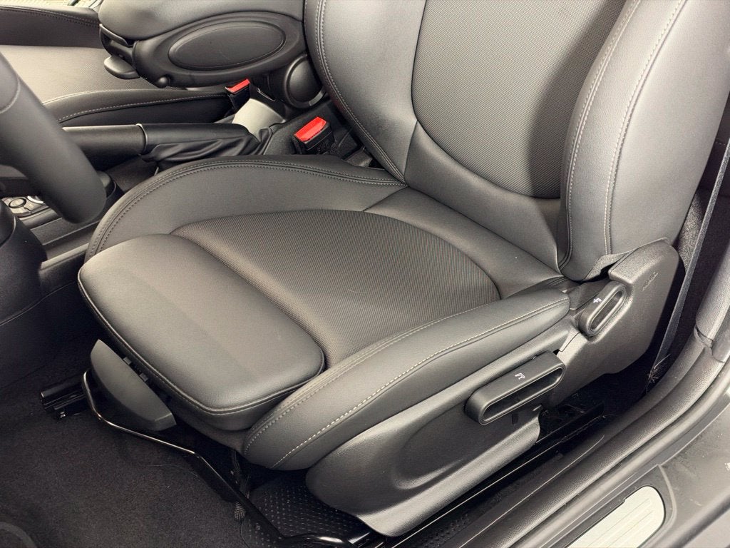 2024 MINI CONVERTIBLE Base