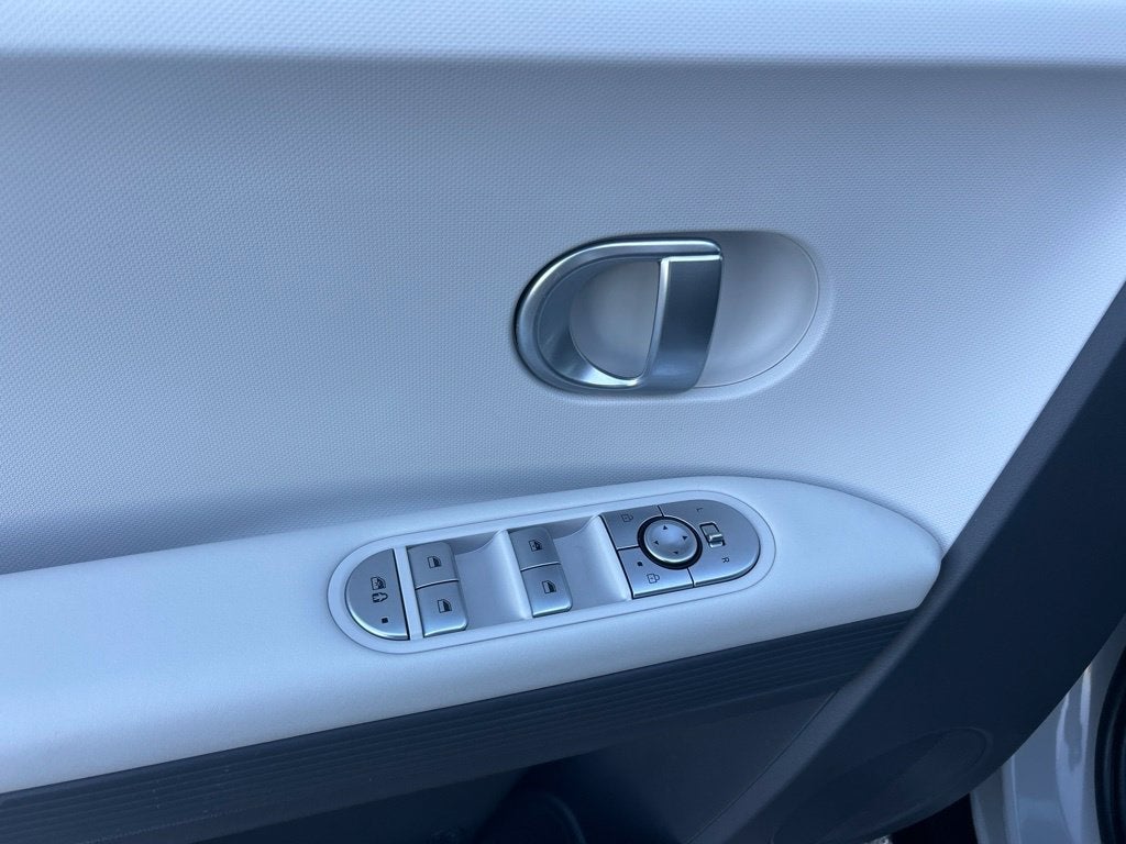 2024 Hyundai IONIQ 5 SE Standard Range
