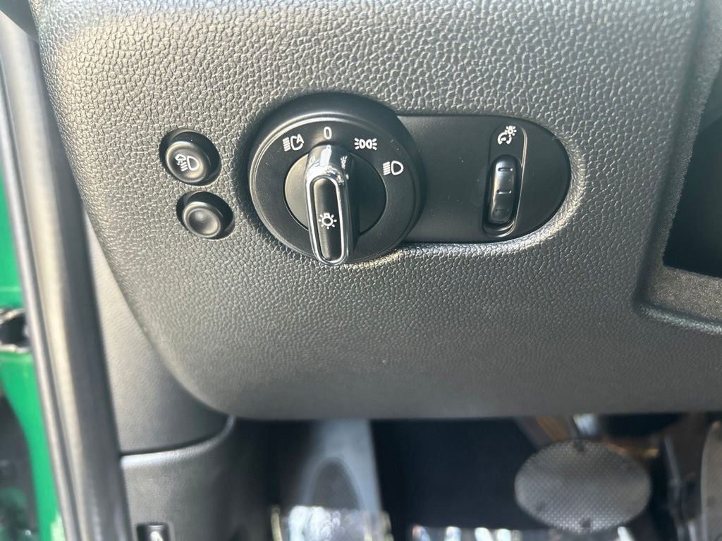 2022 MINI Cooper SE Electric Signature Hardtop 2 Door
