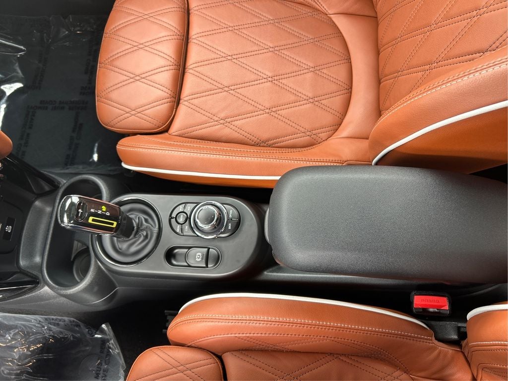 2024 MINI Cooper SE Electric Iconic