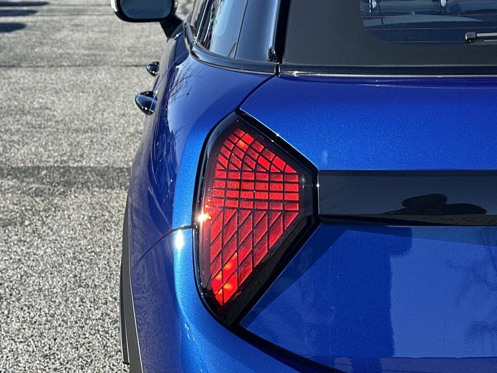 2025 MINI Cooper S Signature Plus Hardtop 4 Door