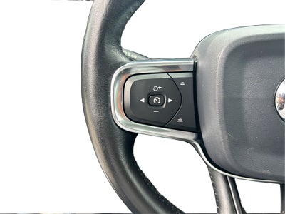 2020 Volvo XC40 Momentum AWD