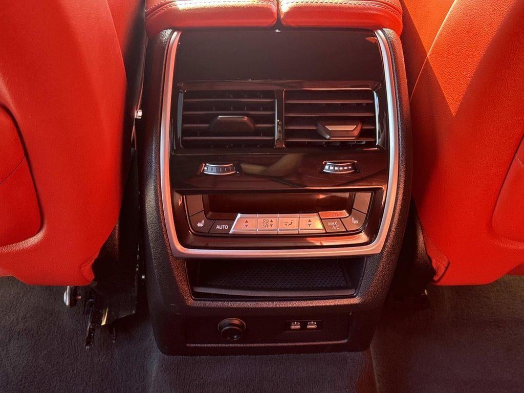 2023 BMW XM Base