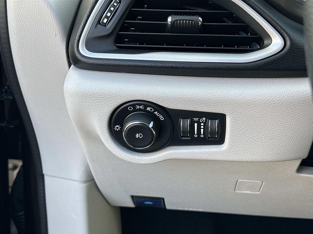 2020 Chrysler Pacifica Touring