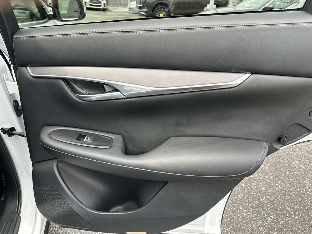 2023 INFINITI QX50 LUXE