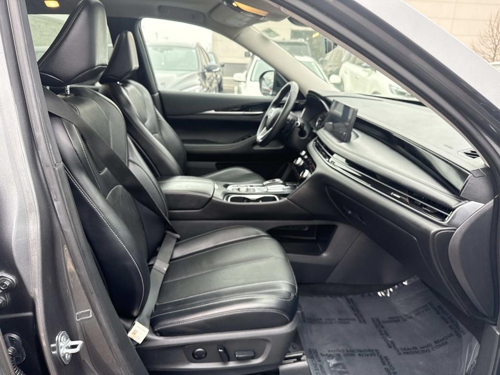 2023 INFINITI QX60 PURE