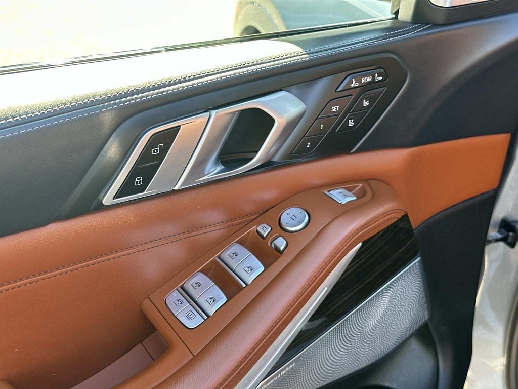 2023 BMW X7 M60i