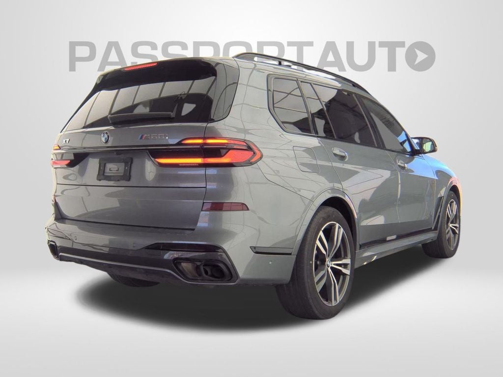 2023 BMW X7 M60i