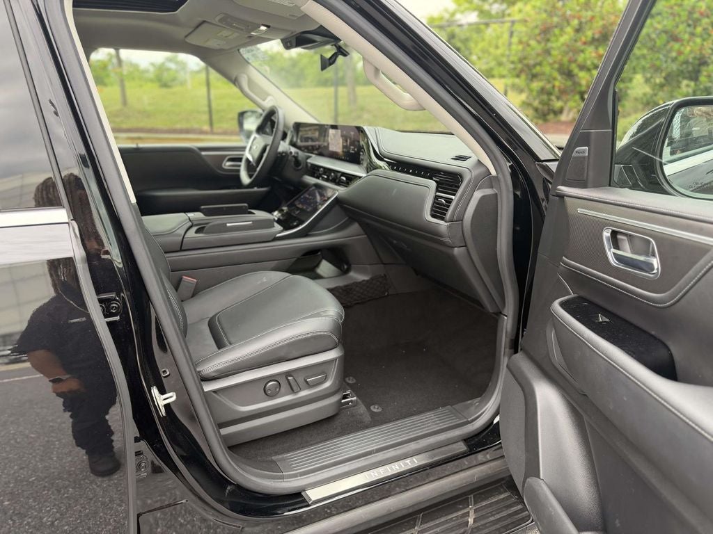 2025 INFINITI QX80 PURE