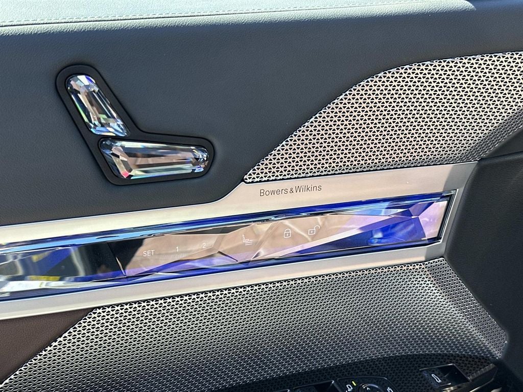 2023 BMW 7 Series 740i