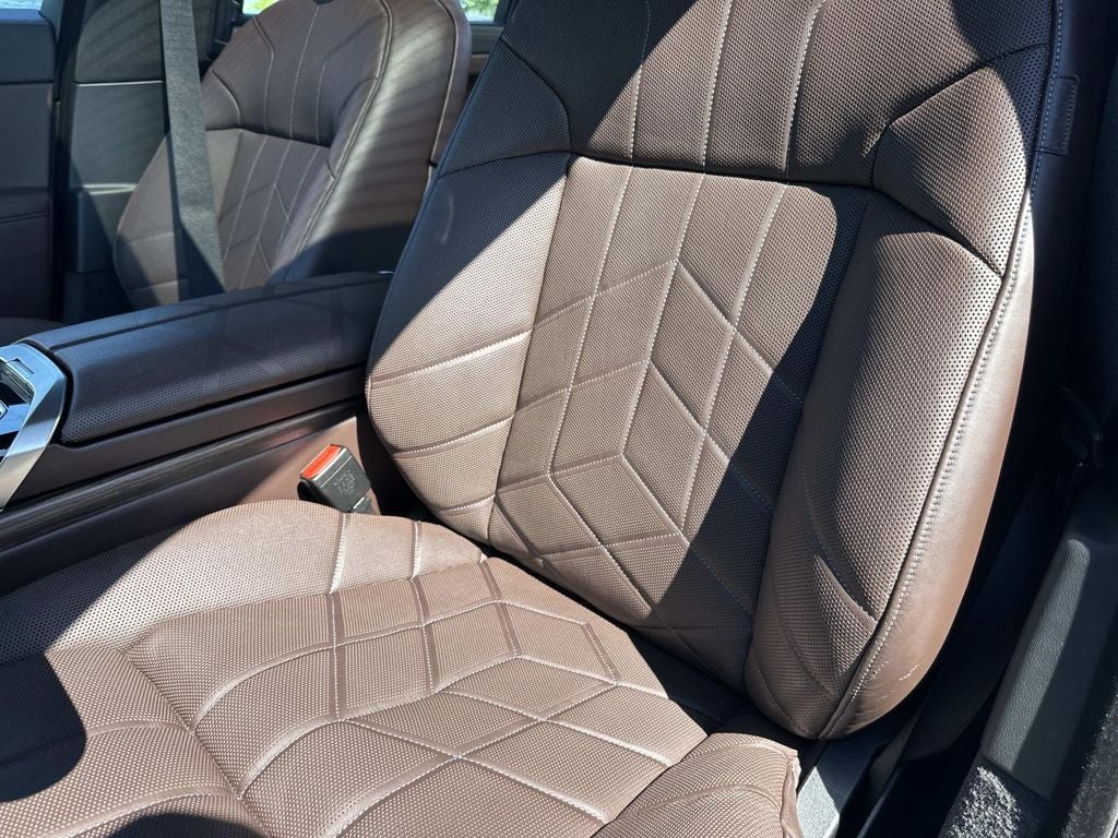 2023 BMW 7 Series 740i