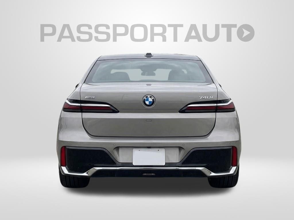2023 BMW 7 Series 740i