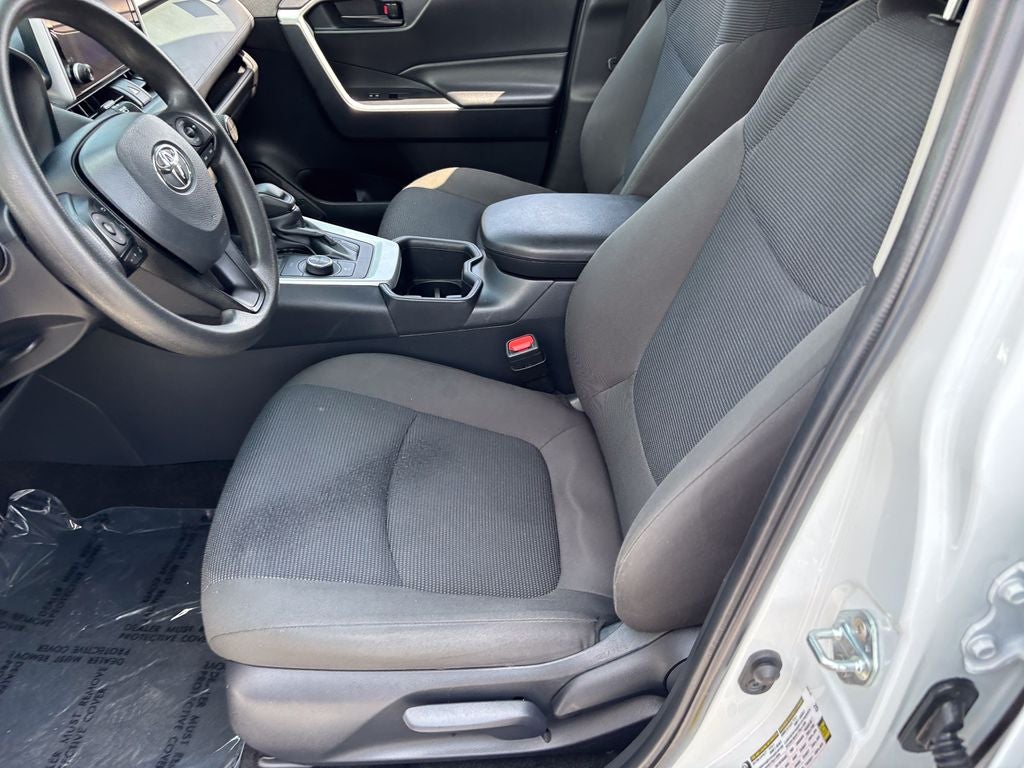 2025 Toyota RAV4 Hybrid LE