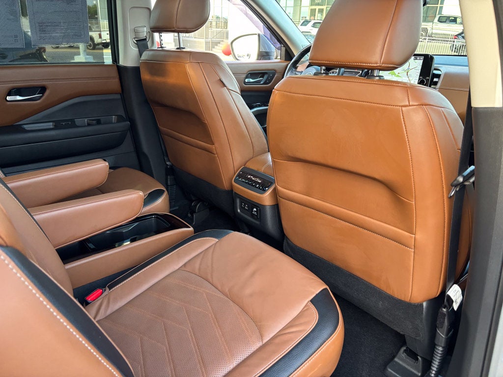 2022 Nissan Pathfinder Platinum