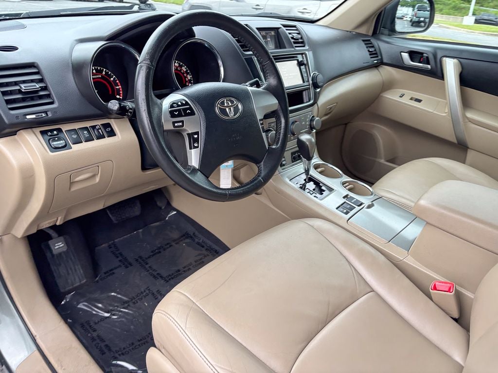 2013 Toyota Highlander SE