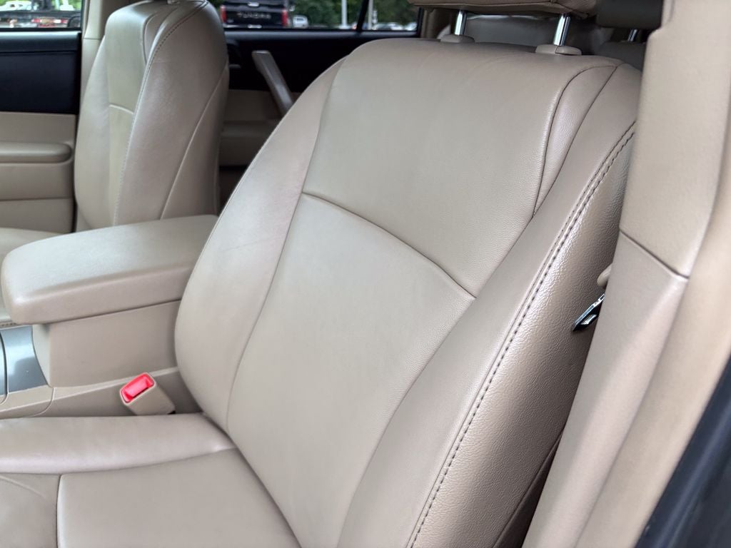 2013 Toyota Highlander SE