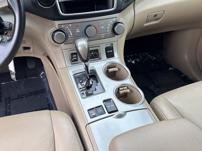 2013 Toyota Highlander SE