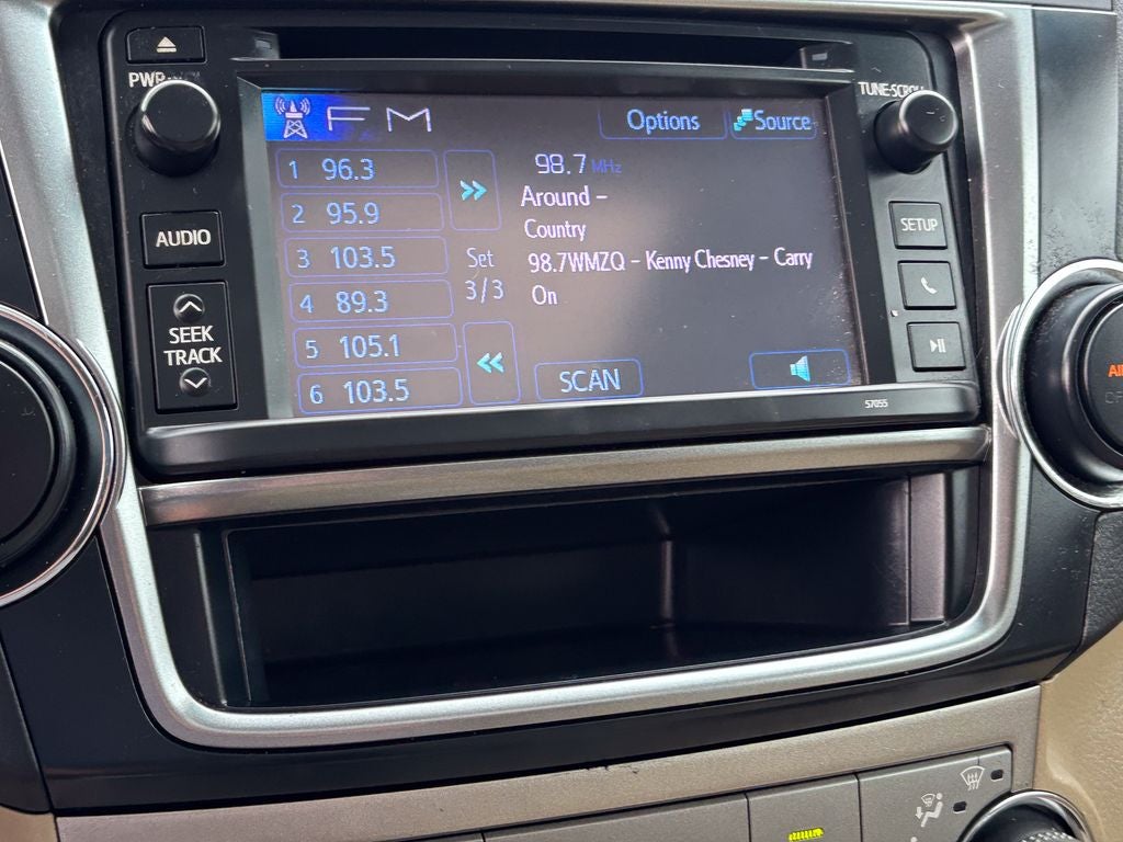 2013 Toyota Highlander SE