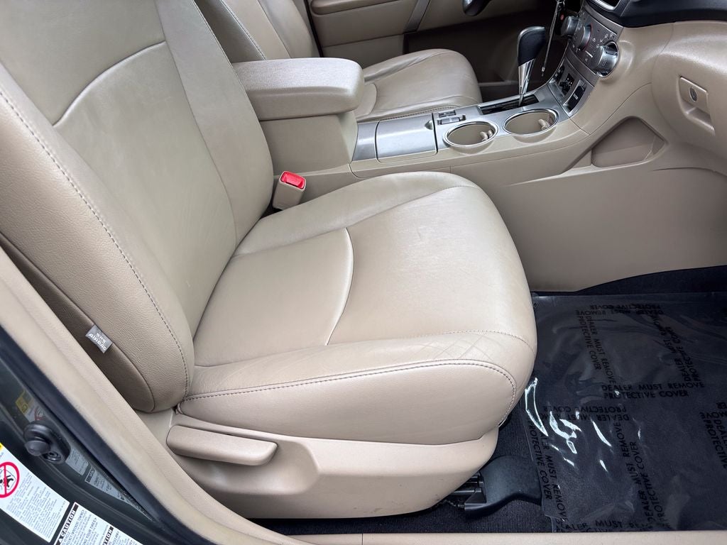 2013 Toyota Highlander SE