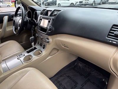 2013 Toyota Highlander SE