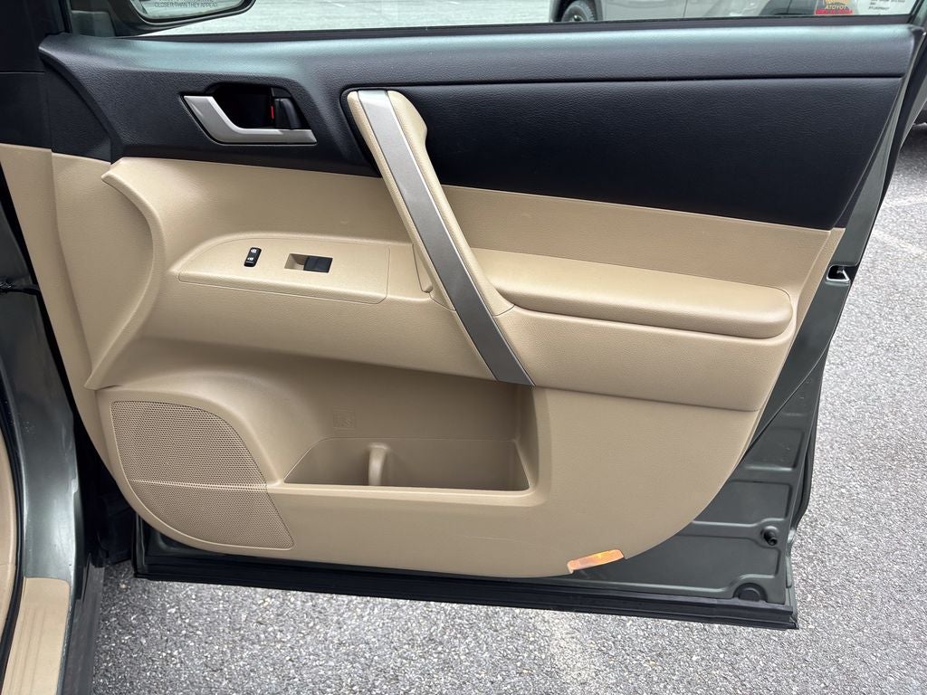 2013 Toyota Highlander SE