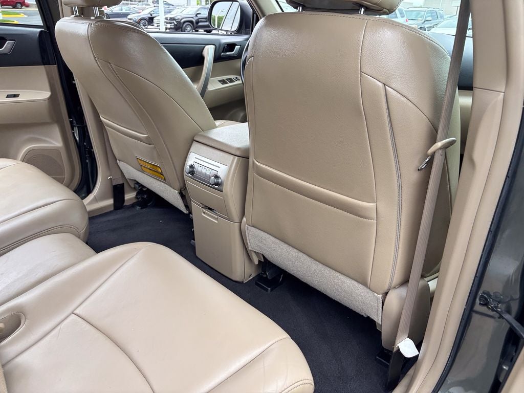 2013 Toyota Highlander SE