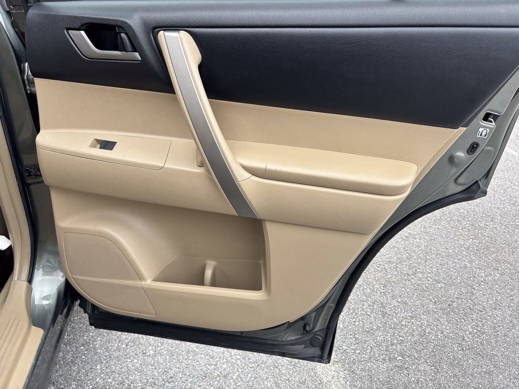 2013 Toyota Highlander SE