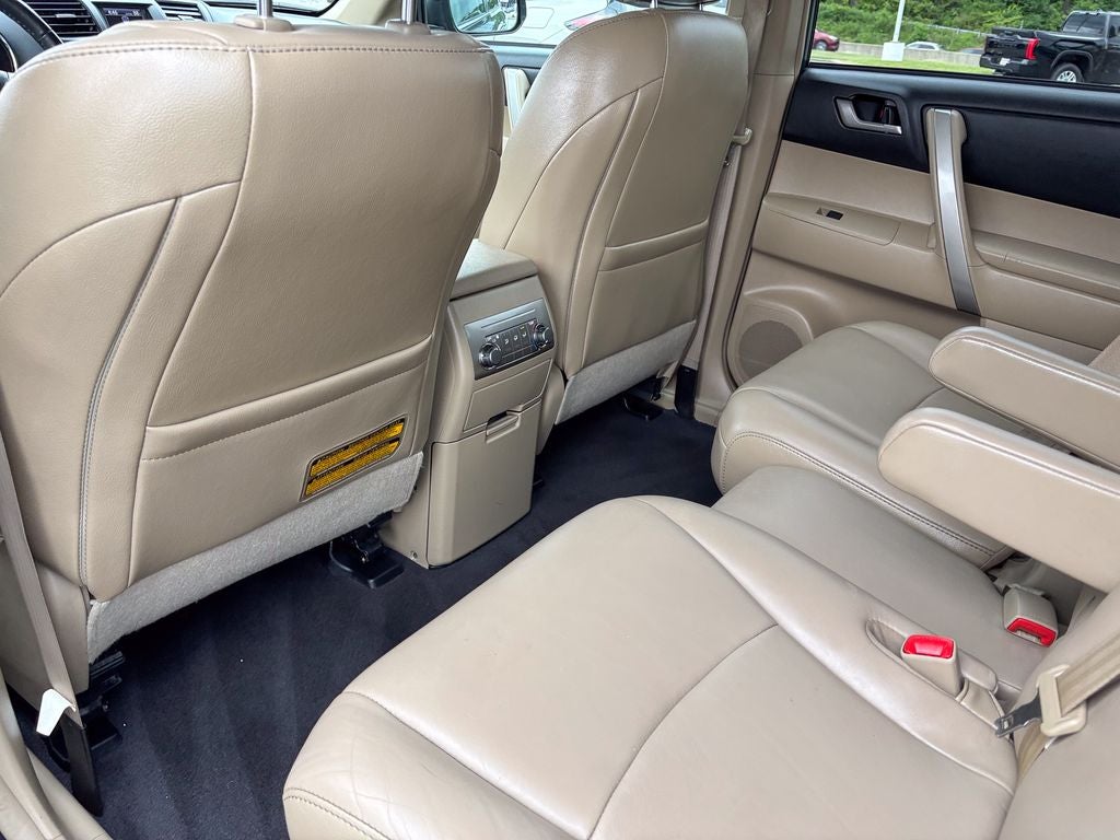 2013 Toyota Highlander SE