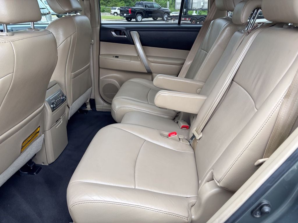2013 Toyota Highlander SE