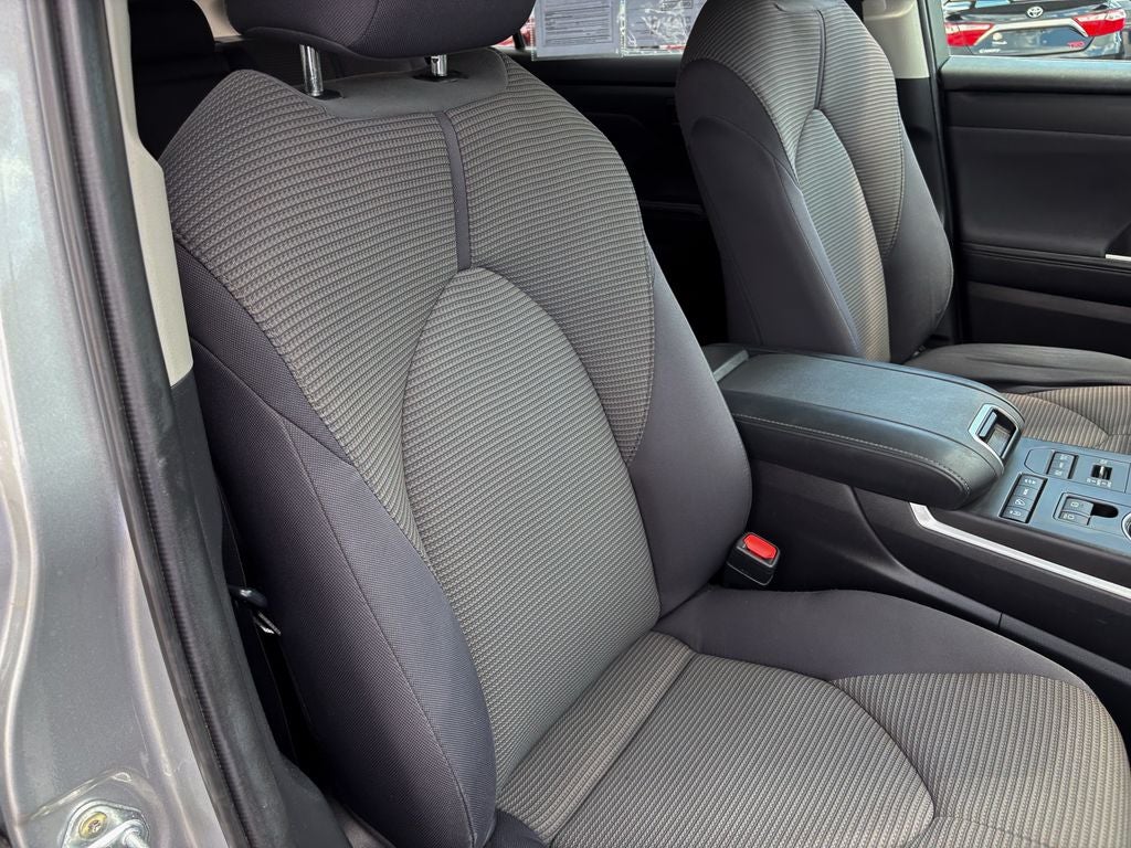 2021 Toyota Highlander LE