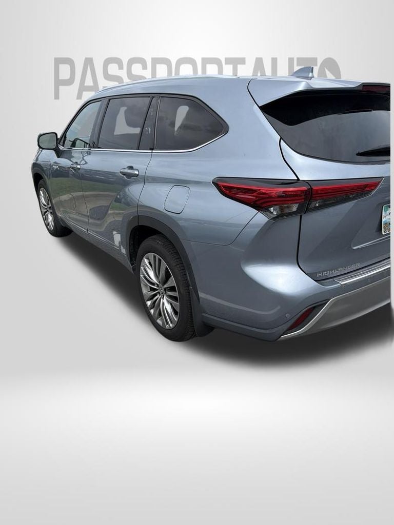 2021 Toyota Highlander Hybrid Platinum