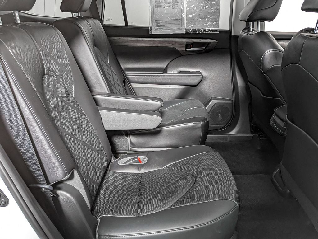 2023 Toyota Highlander Platinum