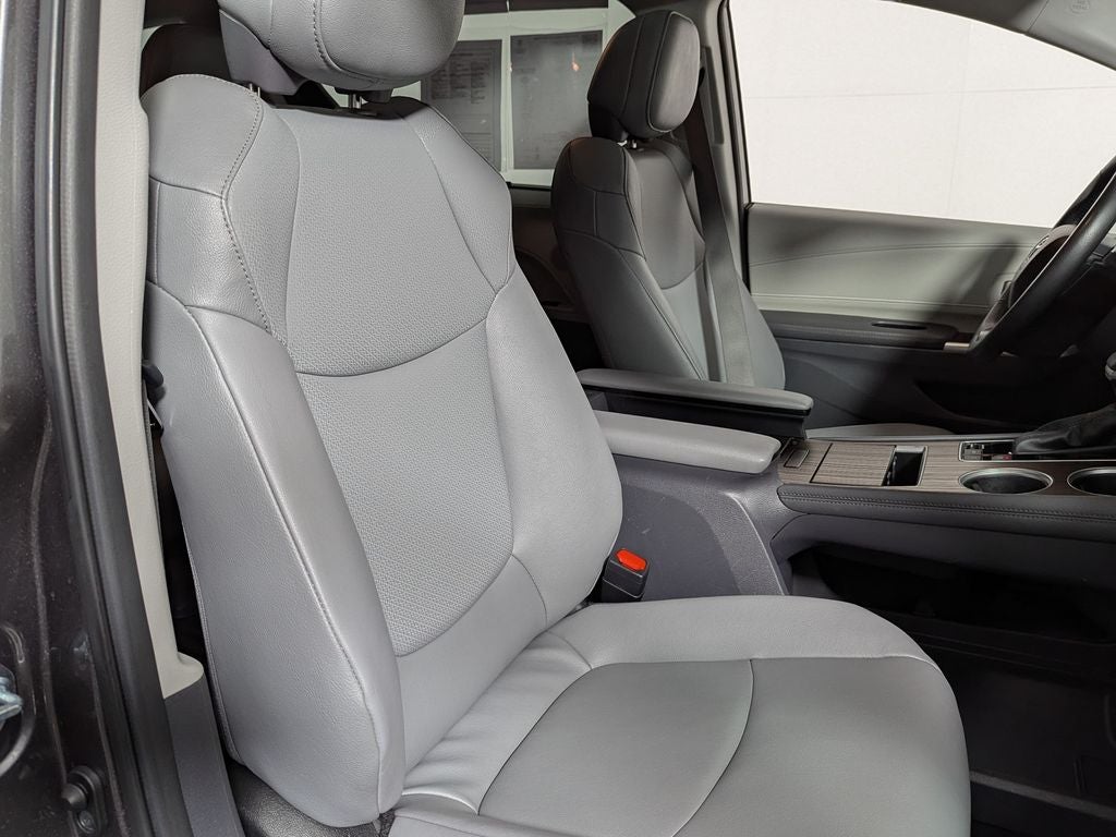 2024 Toyota Sienna XLE 8 Passenger