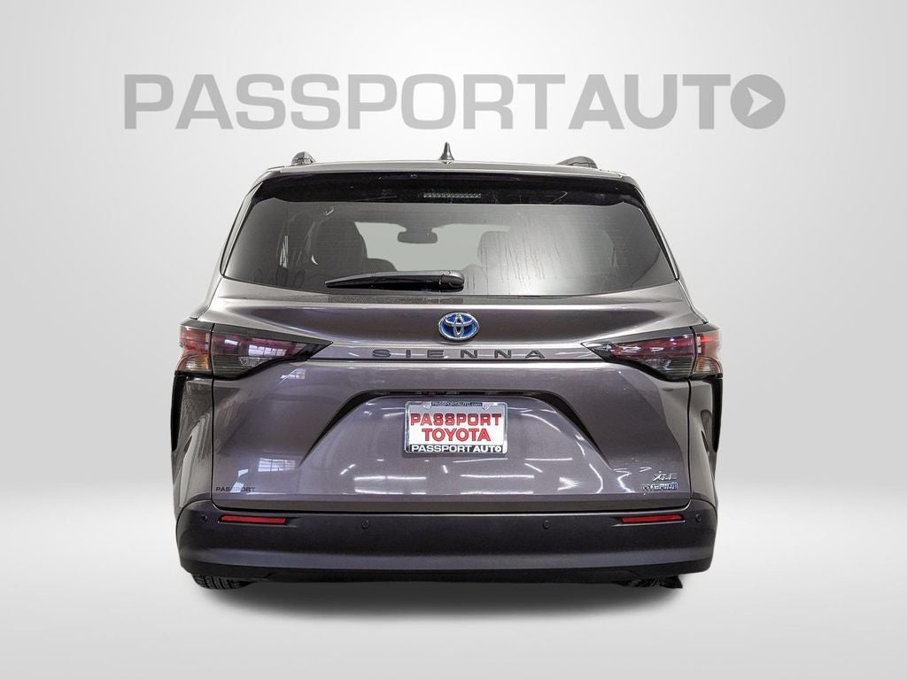 2024 Toyota Sienna XLE 8 Passenger