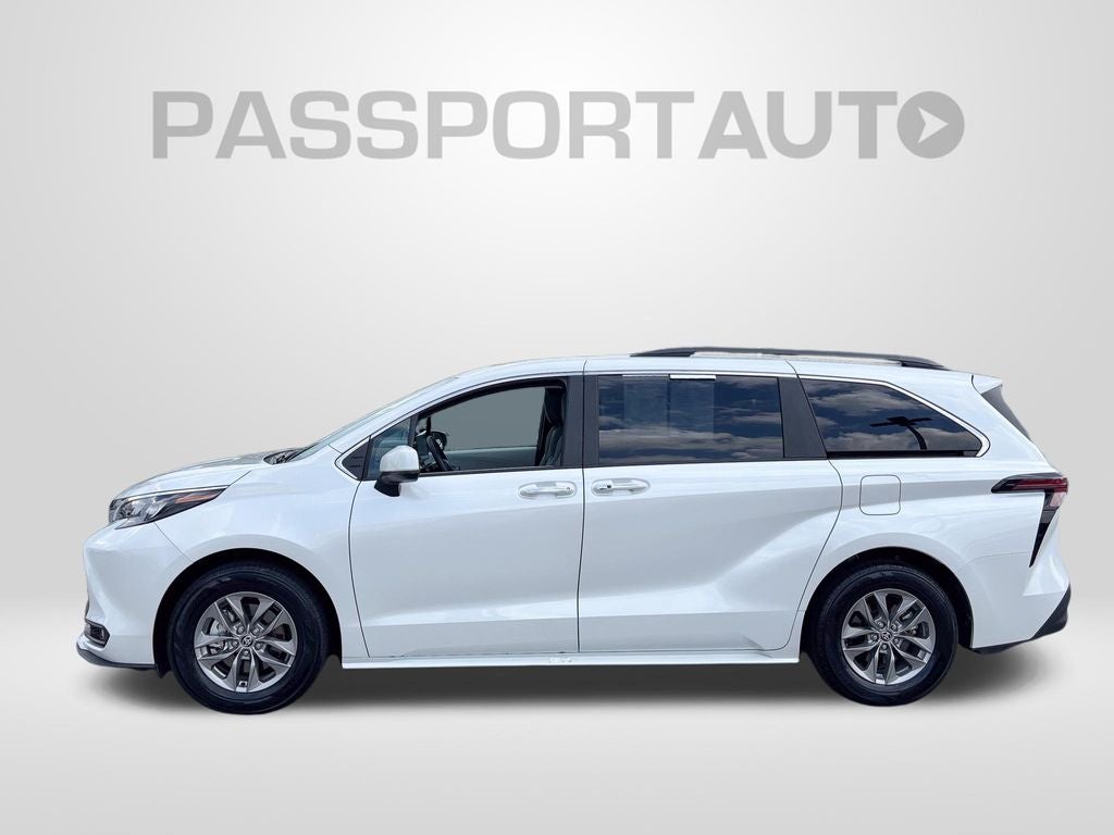 2026 Toyota Sienna XLE 8 Passenger