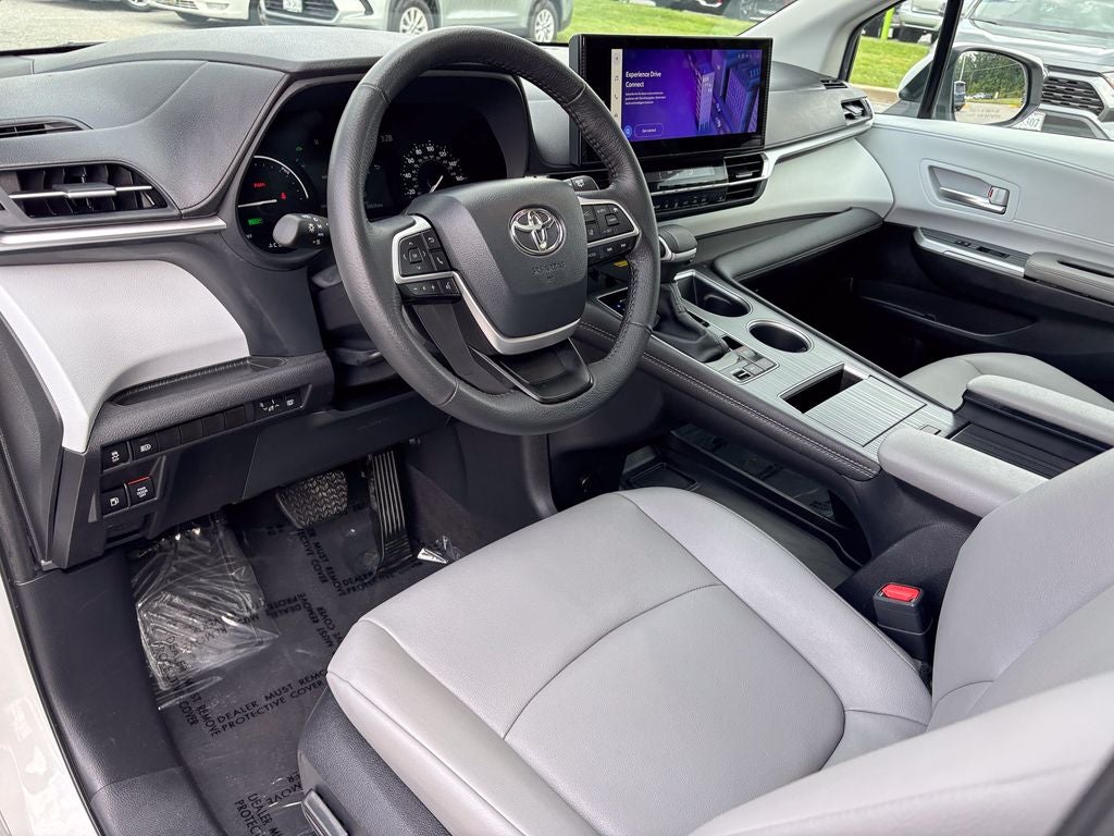 2026 Toyota Sienna XLE 8 Passenger