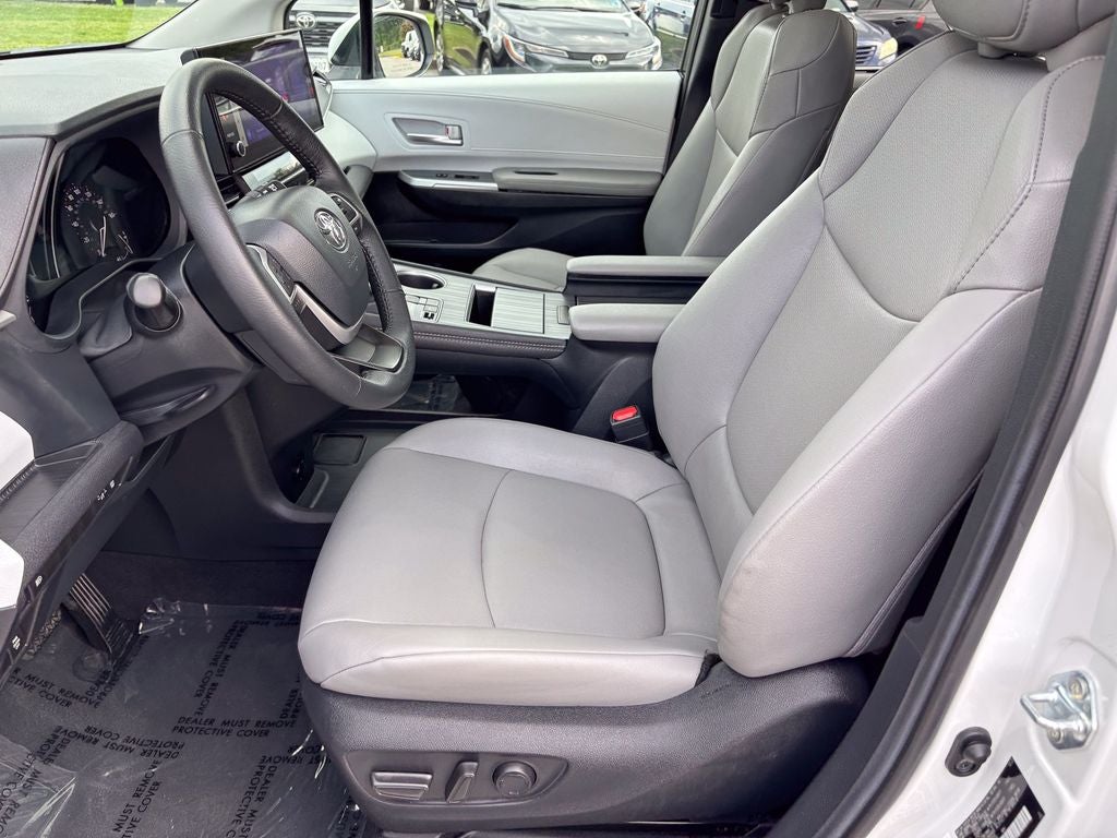 2026 Toyota Sienna XLE 8 Passenger