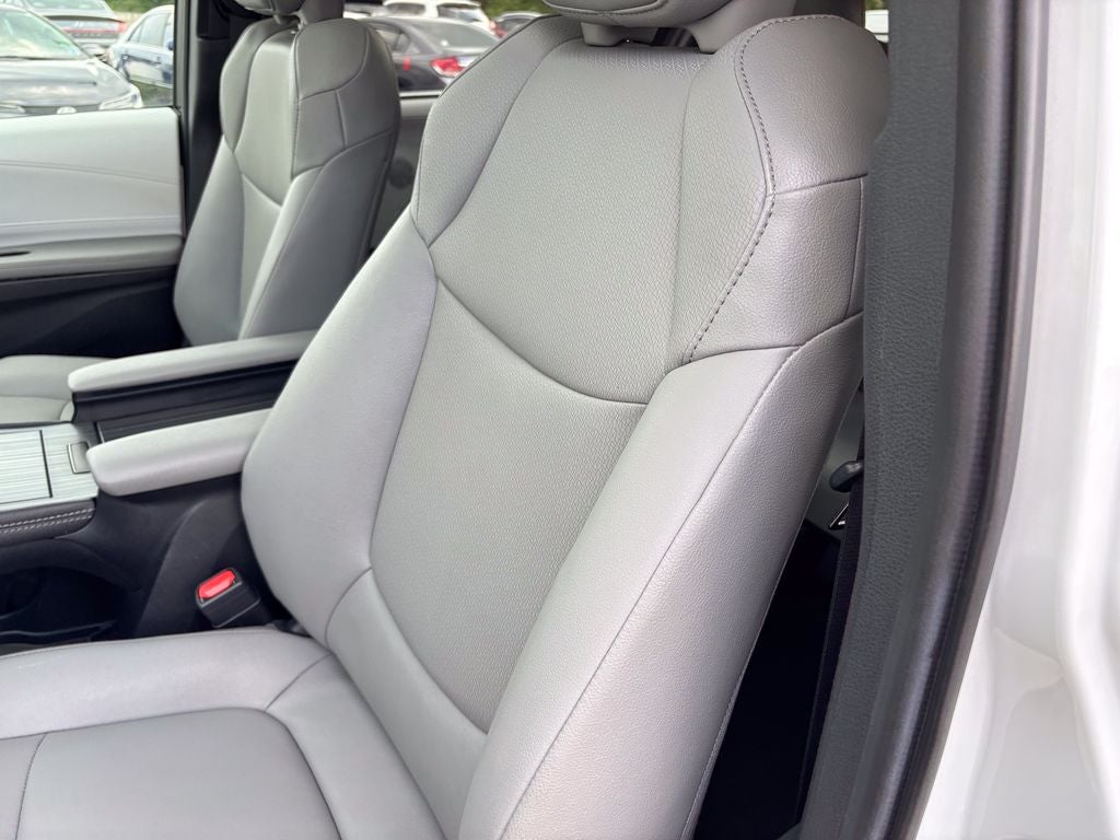 2026 Toyota Sienna XLE 8 Passenger